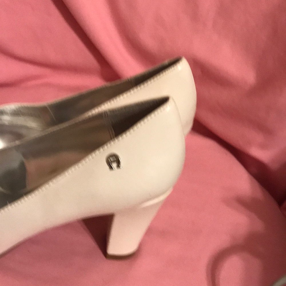Shoes - Picture 2 of 6